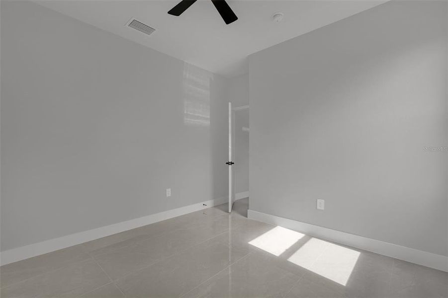 Spacious, unfurnished interior of a new home in , Ocala (Image 17).