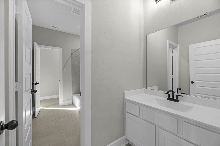 Furnished interior view inside a new home in Jordan Ranch – 60', Katy (Image 5).