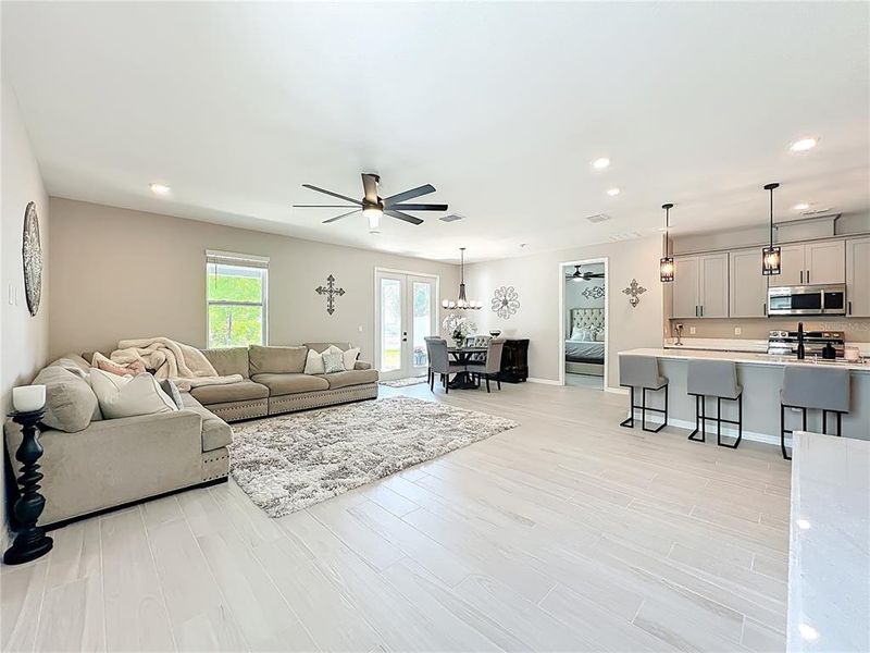 Furnished interior view inside a new home in , Clermont (Image 38).