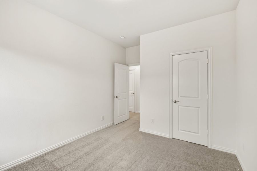 Spacious, unfurnished interior of a new home in Edgewater, Fate (Image 30).