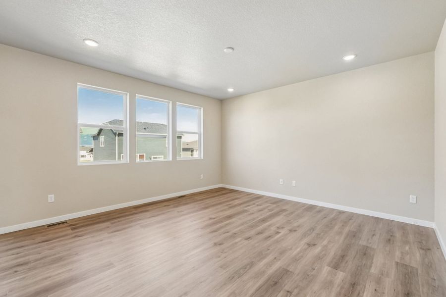 Spacious, unfurnished interior of a new home in Aspen Ranch, Fountain (Image 29).