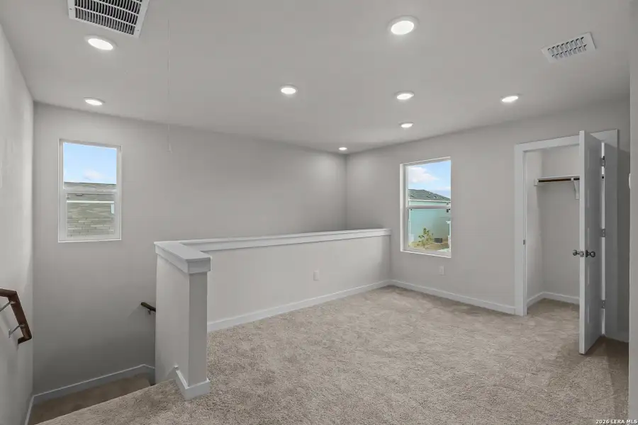 Spacious, unfurnished interior of a new home in Applewhite Meadows, San Antonio (Image 17).