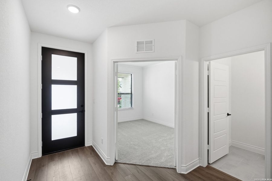 Spacious, unfurnished interior of a new home in Davis Ranch, San Antonio (Image 38). Spacious, unfurnished interior of a new home in Davis Ranch, San Antonio (Image 38).