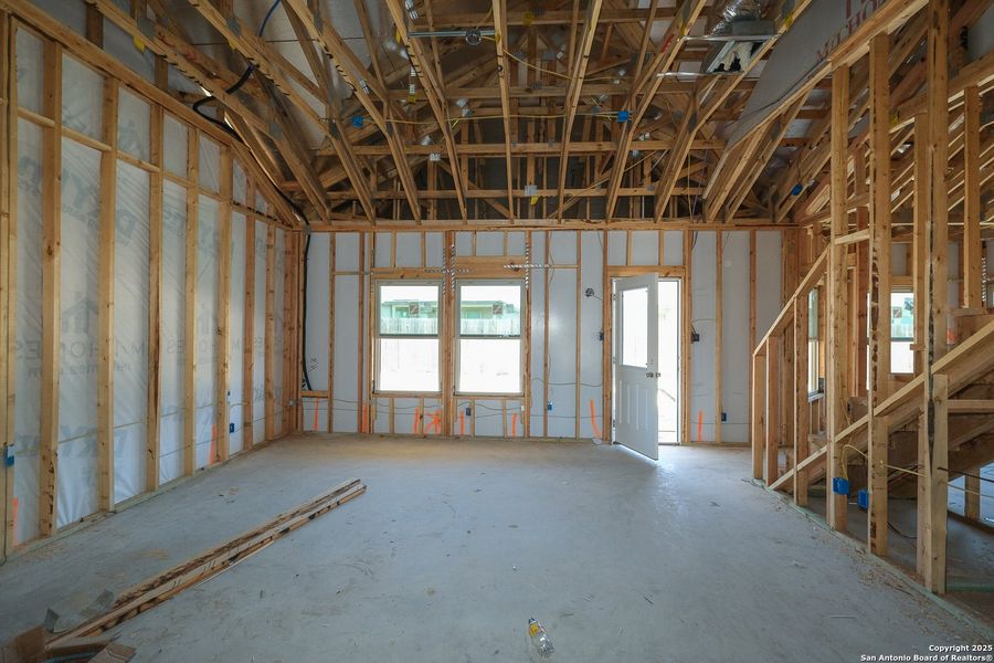 Spacious, unfurnished interior of a new home in Blue Ridge Ranch, San Antonio (Image 12).