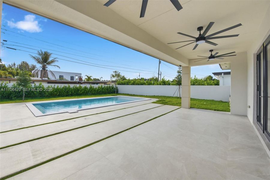 Exterior details and patio area of a home in , Miami (Image 23).