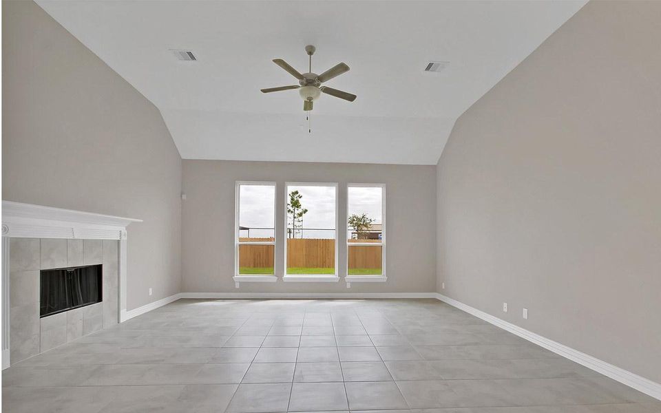 Representative unfurnished interior of a home built from the Ventura by CastleRock Communities in Horizon Lakes, McLendon-Chisholm (Image 15).