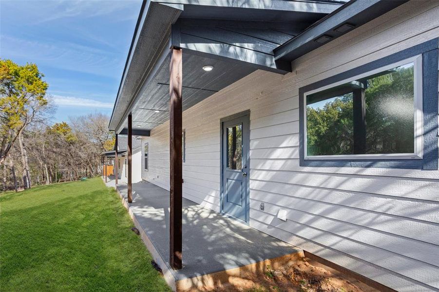 Exterior details and patio area of a home in , Rio Vista (Image 3).