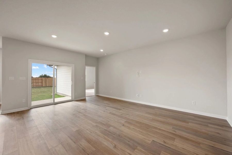 Spacious, unfurnished interior of a new home in Berry Creek Highlands, Georgetown (Image 35).