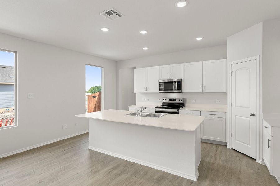 Front exterior of a new home in Creekside Ranch, Blue Ridge, TX, highlighting curb appeal (Image 6).