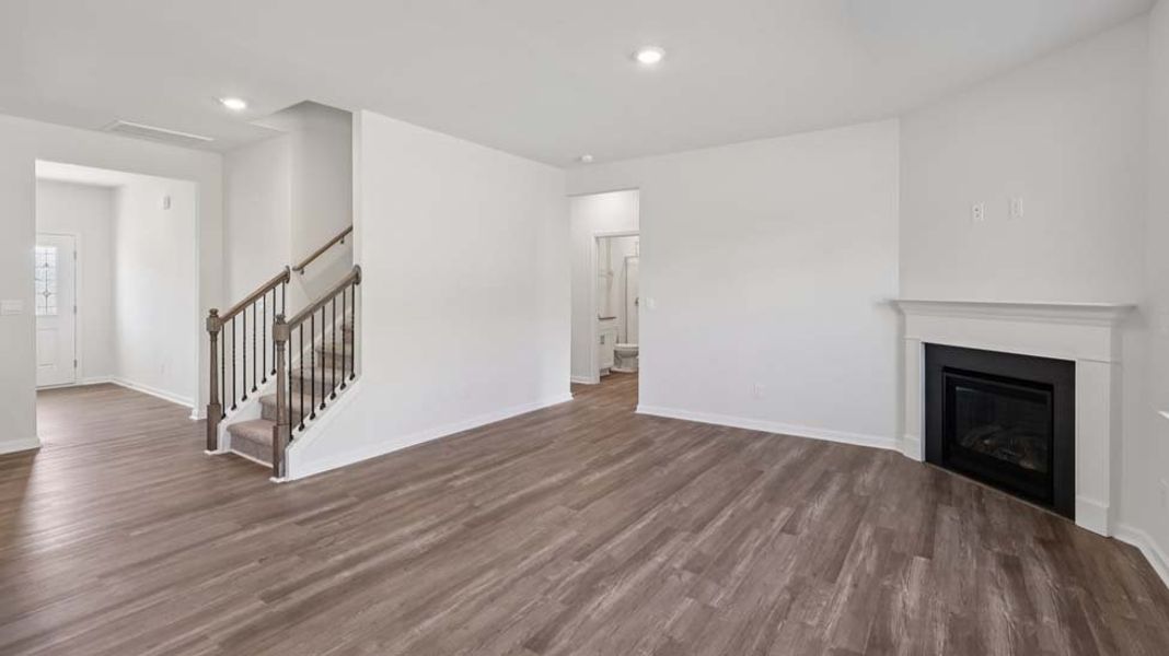Spacious, unfurnished interior of a new home in Rydele Heights, Asheville (Image 20).