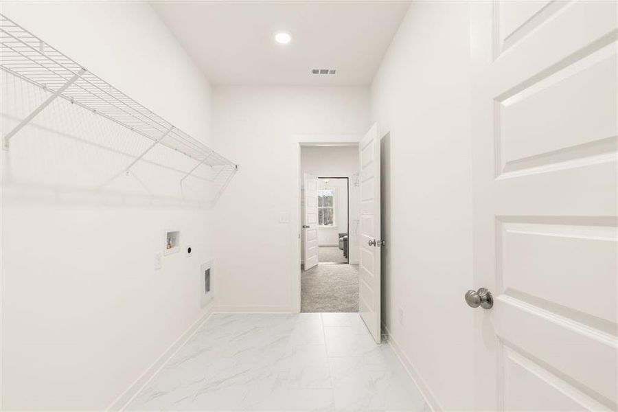 Spacious, unfurnished interior of a new home in , Gainesville (Image 69).