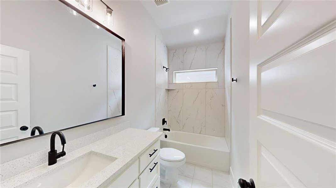 Furnished interior view inside a new home in , Fort Worth (Image 6).