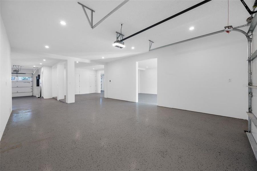 Spacious, unfurnished interior of a new home in , Treasure Island (Image 23).