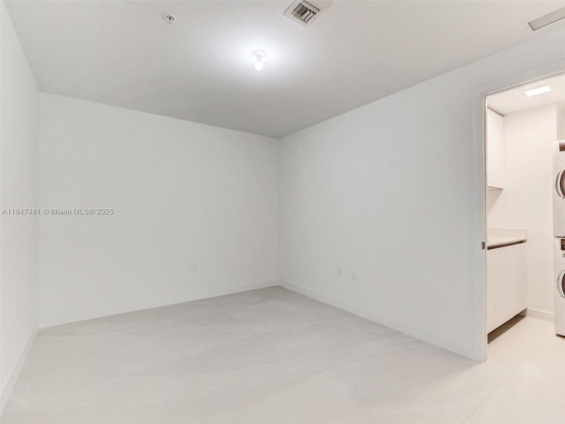 Spacious, unfurnished interior of a new home in Casamar, Pompano Beach (Image 39). Spacious, unfurnished interior of a new home in Casamar, Pompano Beach (Image 39).