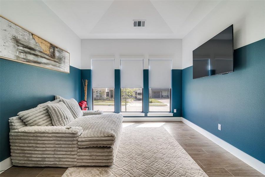 Furnished interior view inside a new home in Somerset Park, Rockwall (Image 16).