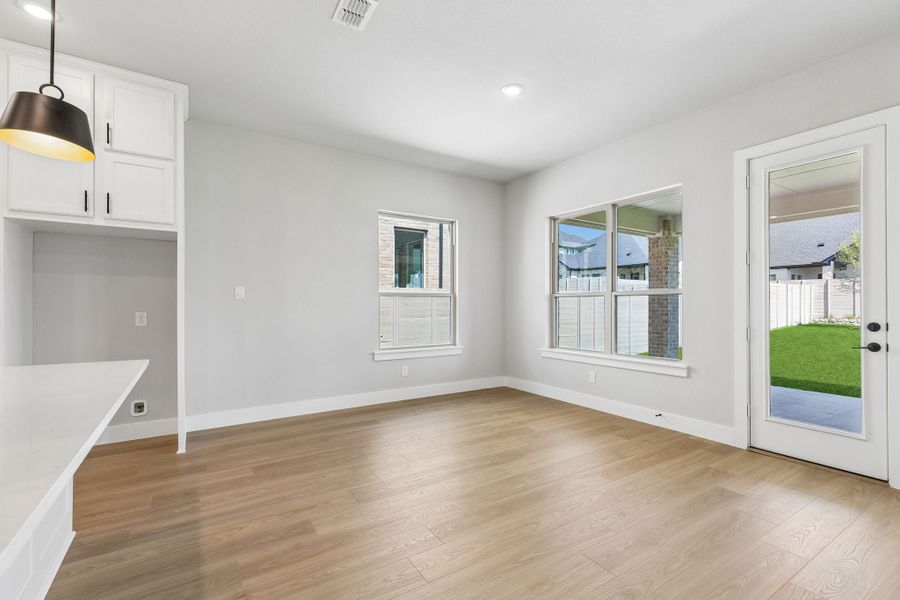 Spacious, unfurnished interior of a new home in Painted Tree Lakeside, McKinney (Image 21).