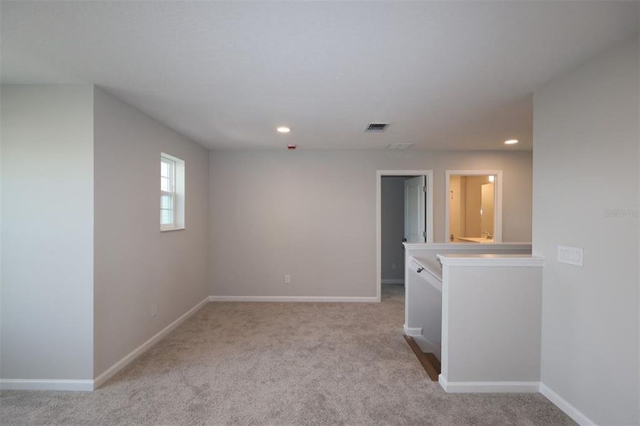 Spacious, unfurnished interior of a new home in Bay Lake Farms, St. Cloud (Image 25).
