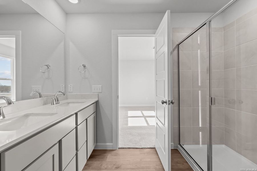 Furnished interior view inside a new home in Senna, Leon Valley (Image 7).