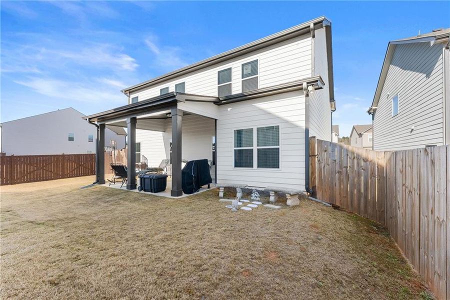 Exterior details and patio area of a home in , Auburn (Image 24).