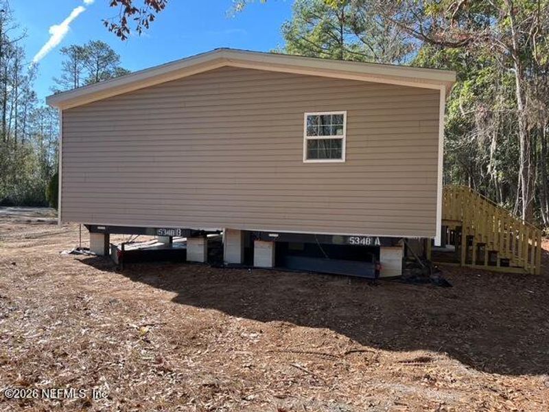 Exterior details and patio area of a home in , Middleburg (Image 19).