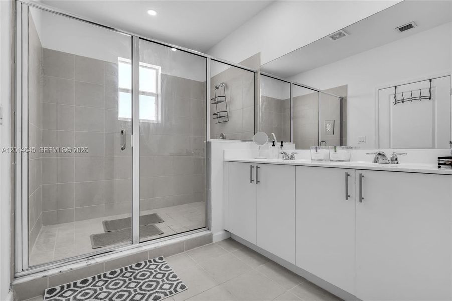 Furnished interior view inside a new home in , Miami (Image 29).