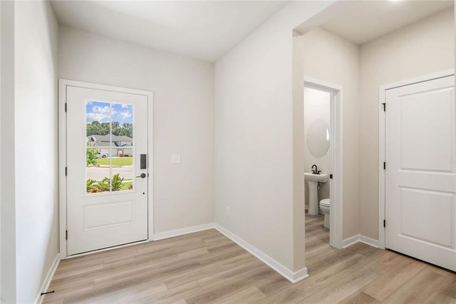 Spacious, unfurnished interior of a new home in Windsong Estates, McDonough (Image 17). Spacious, unfurnished interior of a new home in Windsong Estates, McDonough (Image 17).