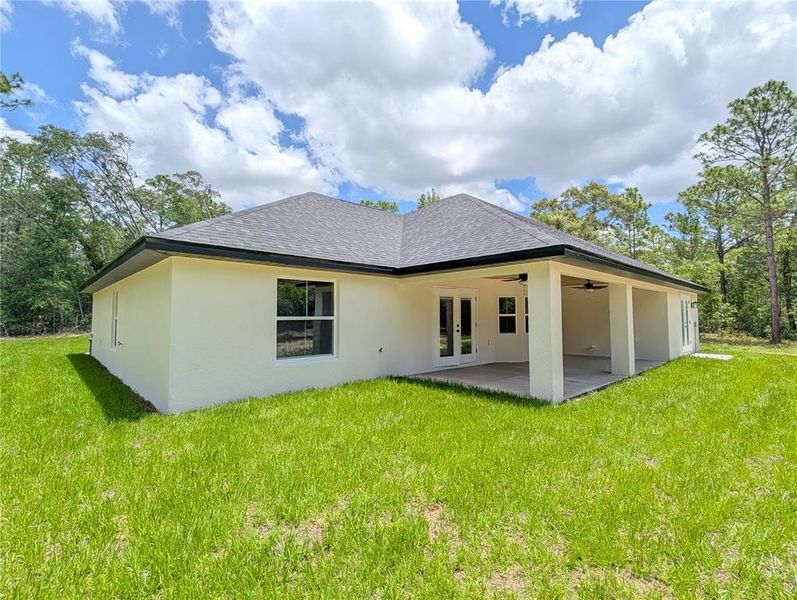 Exterior details and patio area of a home in , Dunnellon (Image 3). Exterior details and patio area of a home in , Dunnellon (Image 3).