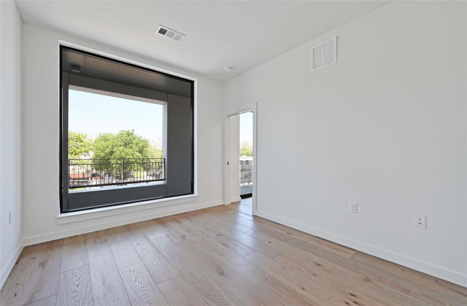 Spacious, unfurnished interior of a new home in , Austin (Image 22).