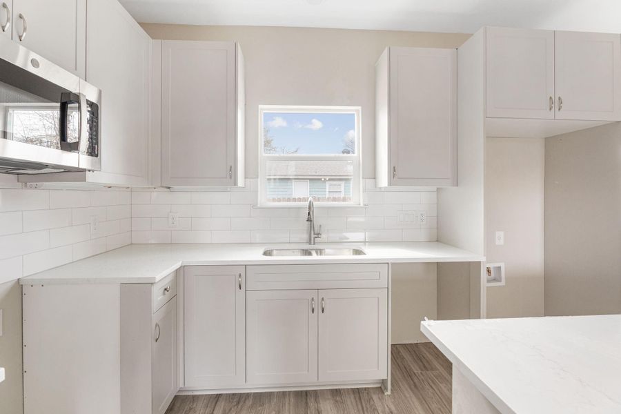 Furnished interior view inside a new home in , Bryan (Image 25).