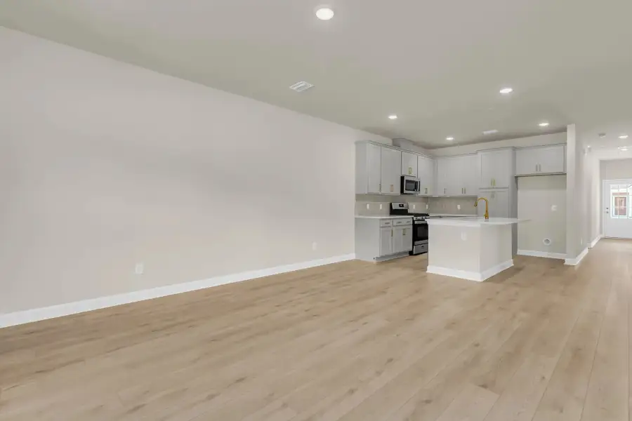 Similar Palmetto floorplan with Serene Collection. Features and finishes vary.