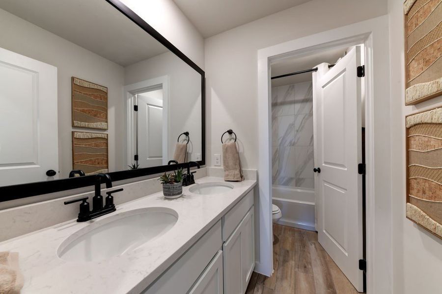 Representative furnished interior of a home built from the Bandera by Hakes Brothers in Veranda Signature, San Antonio (Image 9). Representative furnished interior of a home built from the Bandera by Hakes Brothers in Veranda Signature, San Antonio (Image 9).