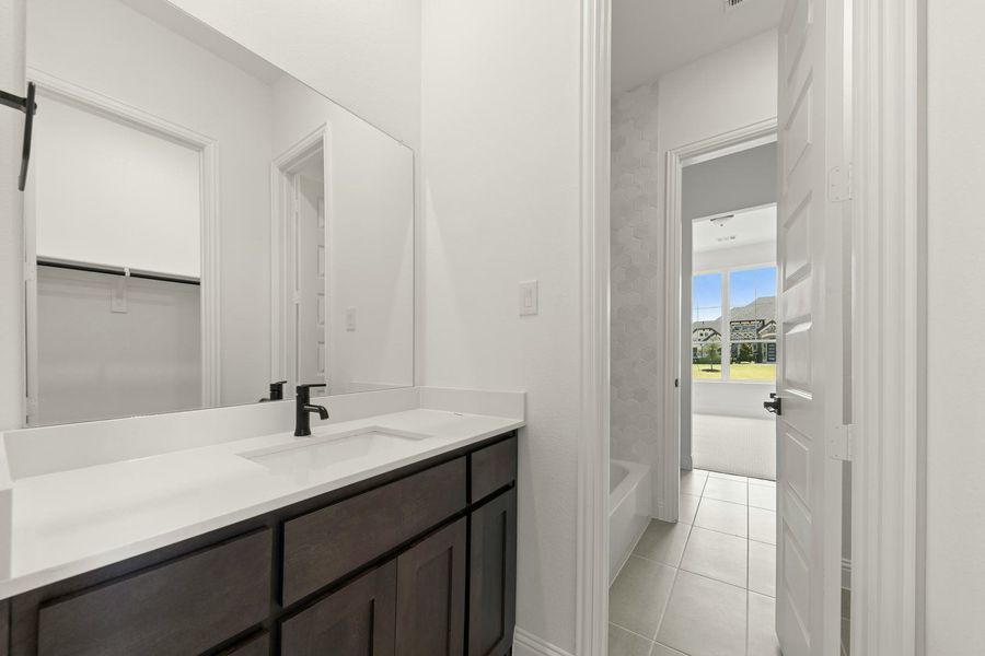 Furnished interior view inside a new home in Heritage, McLendon-Chisholm (Image 9). Furnished interior view inside a new home in Heritage, McLendon-Chisholm (Image 9).