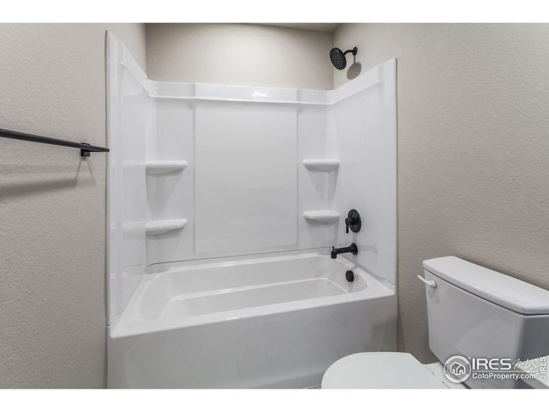 SECONDARY BATH SECONDARY BATH