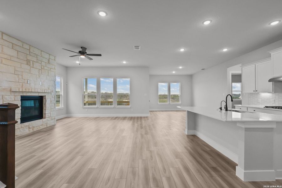 Spacious, unfurnished interior of a new home in Homestead, Schertz (Image 20).