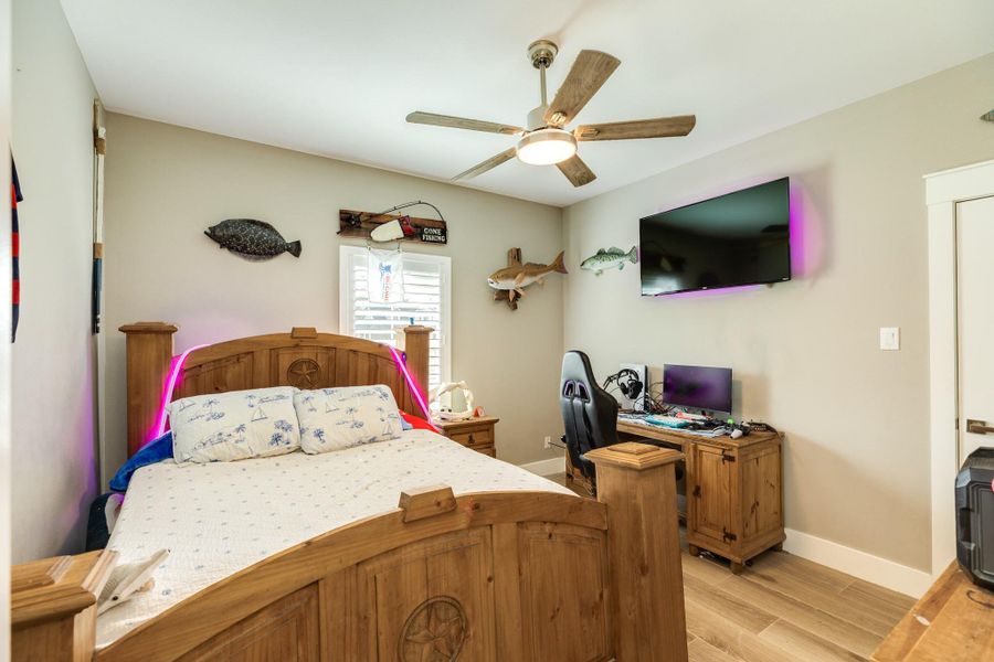 Furnished interior view inside a new home in , Angleton (Image 30).