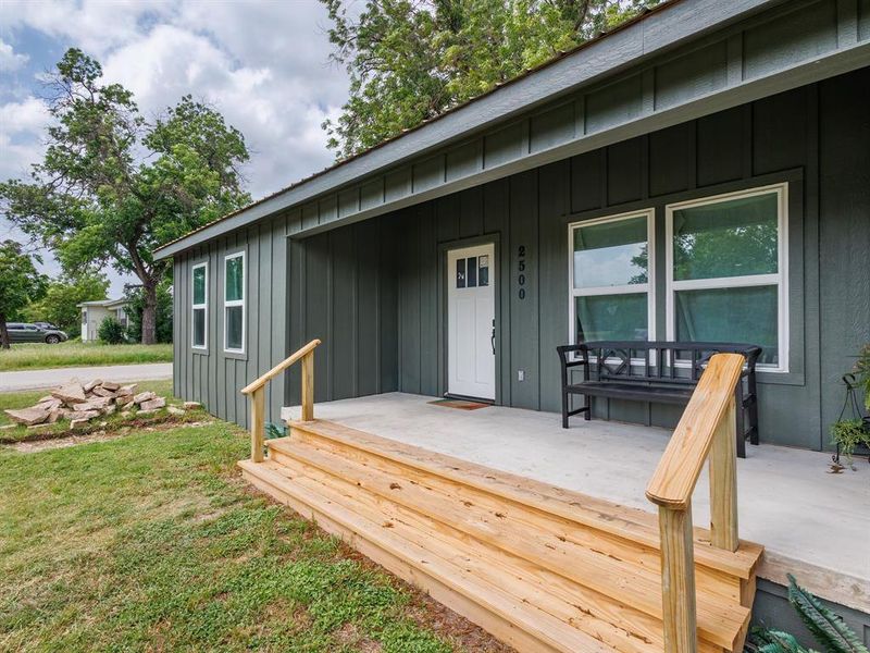 Exterior details and patio area of a home in , Brownwood (Image 21).