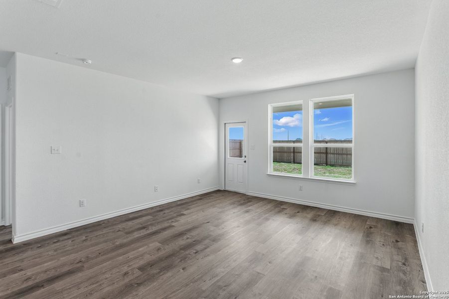 Spacious, unfurnished interior of a new home in Lily Springs, Seguin (Image 20). Spacious, unfurnished interior of a new home in Lily Springs, Seguin (Image 20).