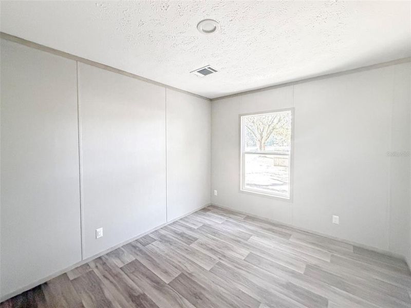 Spacious, unfurnished interior of a new home in , Polk City (Image 6).
