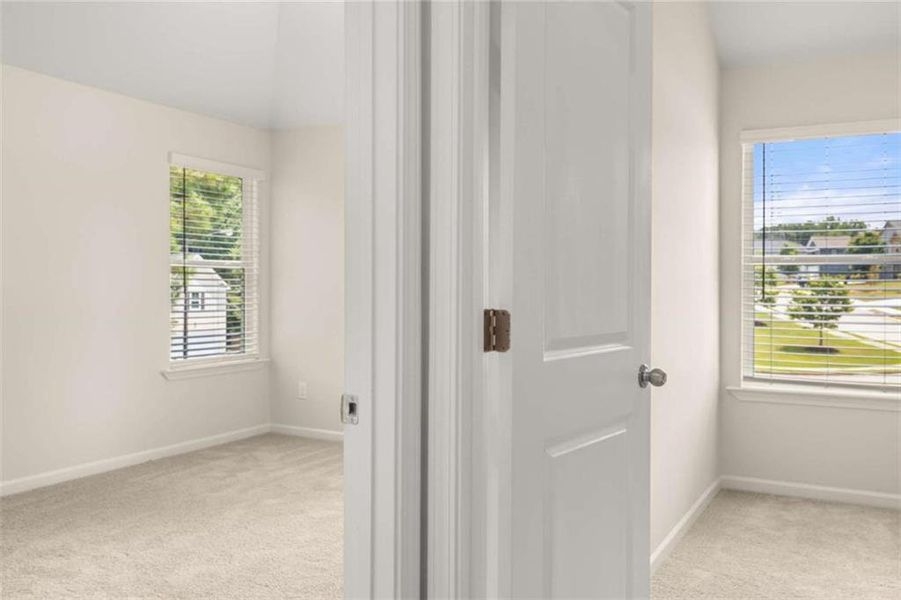 Spacious, unfurnished interior of a new home in Whisper Creek, Atlanta (Image 5).