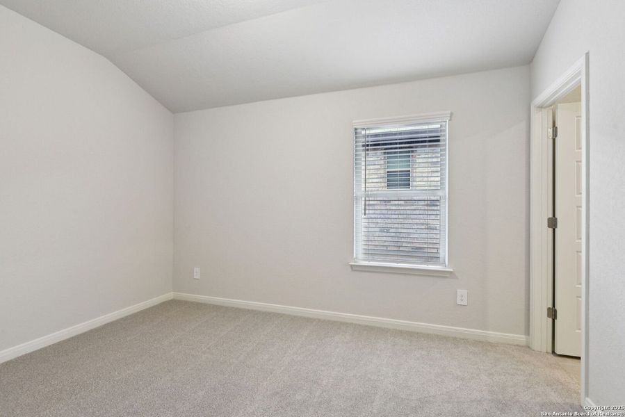 Spacious, unfurnished interior of a new home in Fox Falls, Boerne (Image 26).