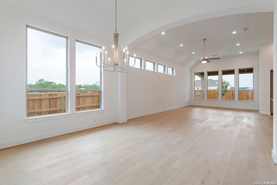 Spacious, unfurnished interior of a new home in Briggs Ranch, San Antonio (Image 12).