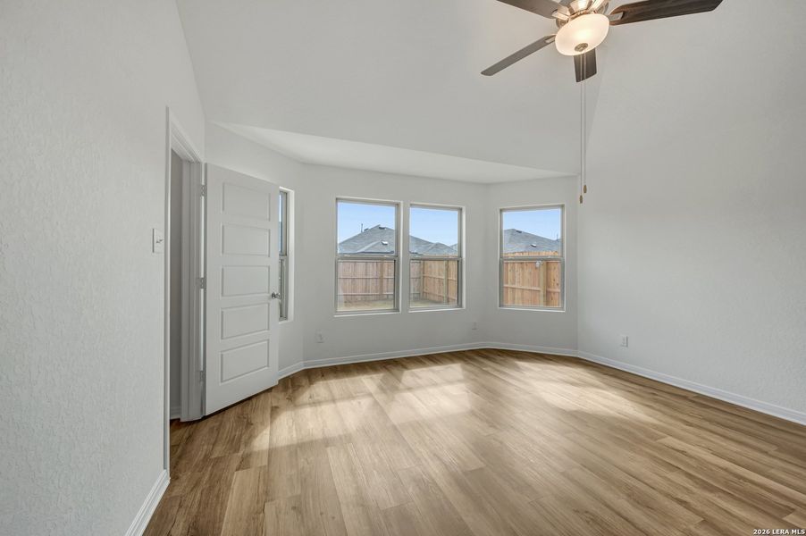 Spacious, unfurnished interior of a new home in Winding Brook, San Antonio (Image 39).