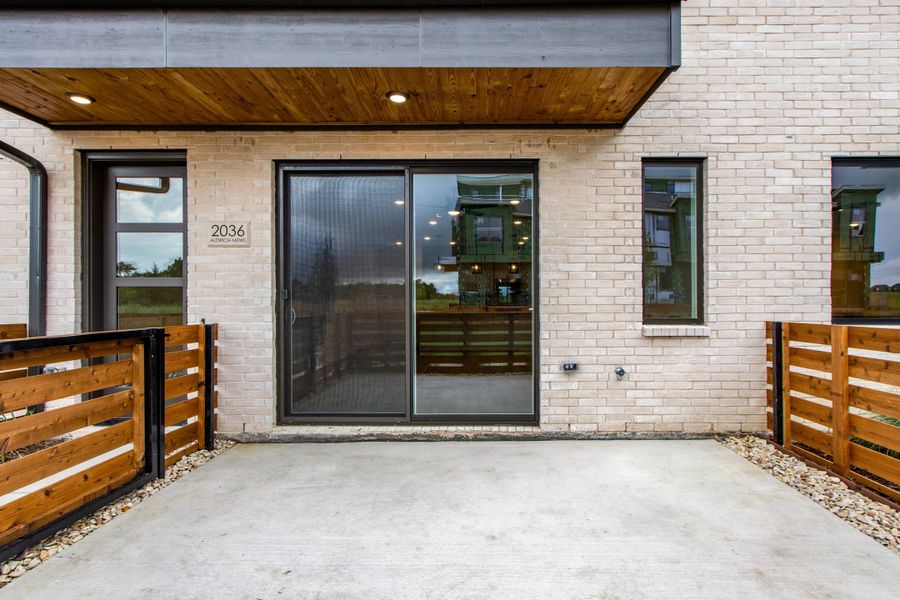 Exterior details and patio area of a home in Ten Mile Creek, Celina (Image 28).