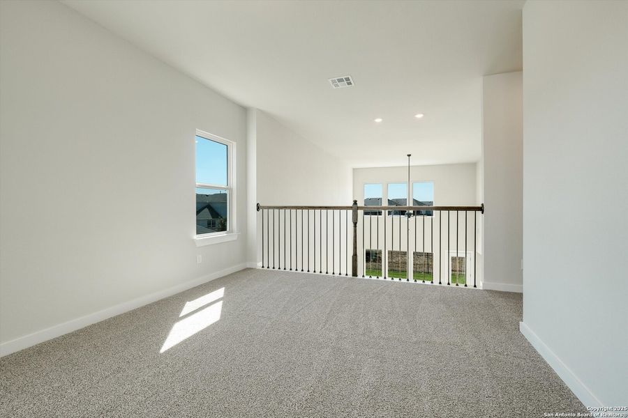 Spacious, unfurnished interior of a new home in Foxbrook, Schertz (Image 21).