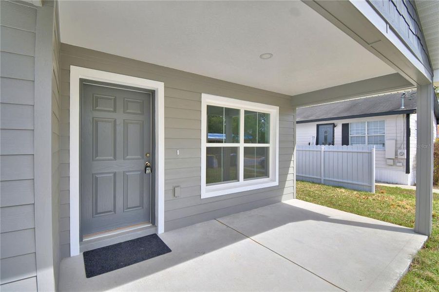 Exterior details and patio area of a home in , Bartow (Image 27).