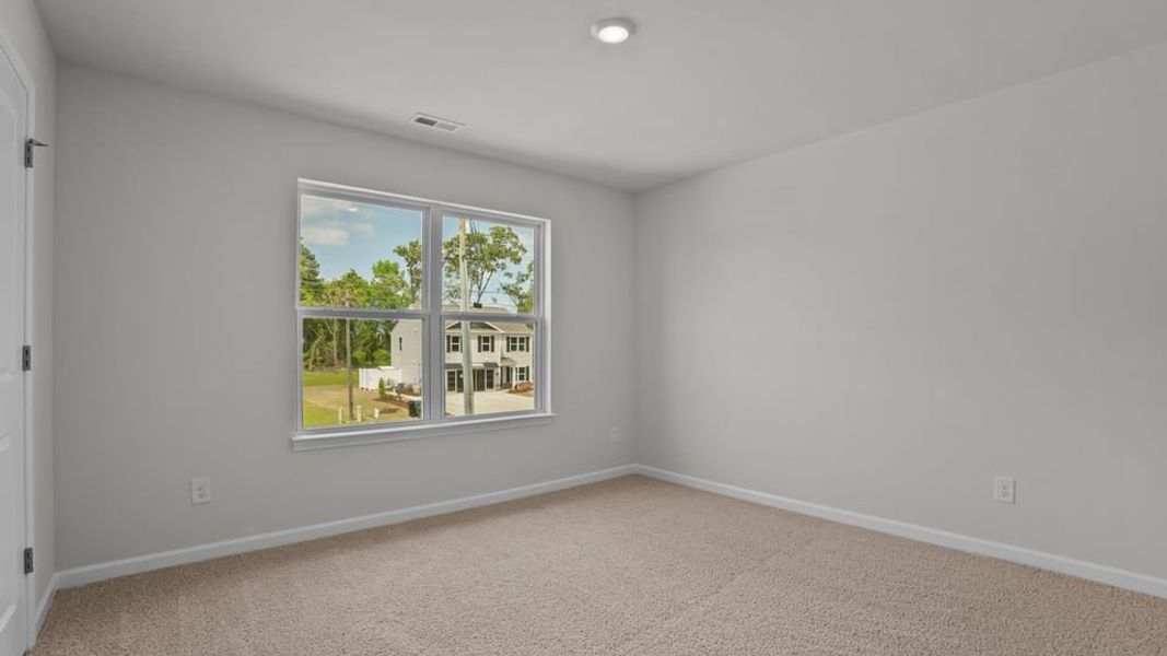 Spacious, unfurnished interior of a new home in Blair Ridge, La Grange (Image 33).
