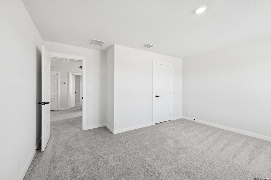 Spacious, unfurnished interior of a new home in Mayfair - Select Classic Series, New Braunfels (Image 9).