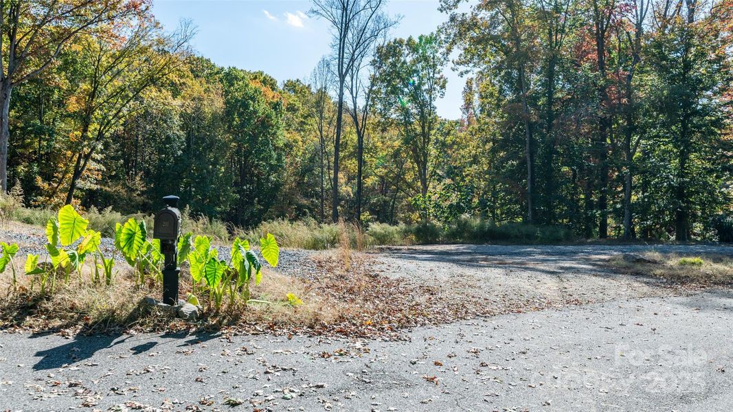 Natural landscape and outdoor views near in Statesville (Image 23). Natural landscape and outdoor views near in Statesville (Image 23).