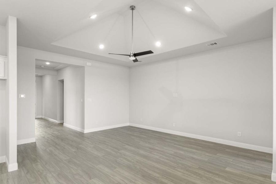 Spacious, unfurnished interior of a new home in Creekview Meadows, Pilot Point (Image 11).