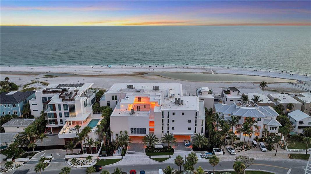 Condo located in Sarasota, FL showcasing its design and architecture (Image 32). Condo located in Sarasota, FL showcasing its design and architecture (Image 32).